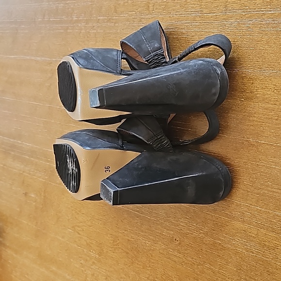 GORGEOUS  JOHN FLUEVOG SUEDE/ LEATHER  4 INCH HEELS - Picture 9 of 12